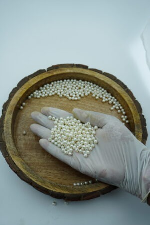 Pearl white Craft Beads